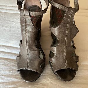 Big Buddha Women's Dark Grey/Brown Heeled Sandals